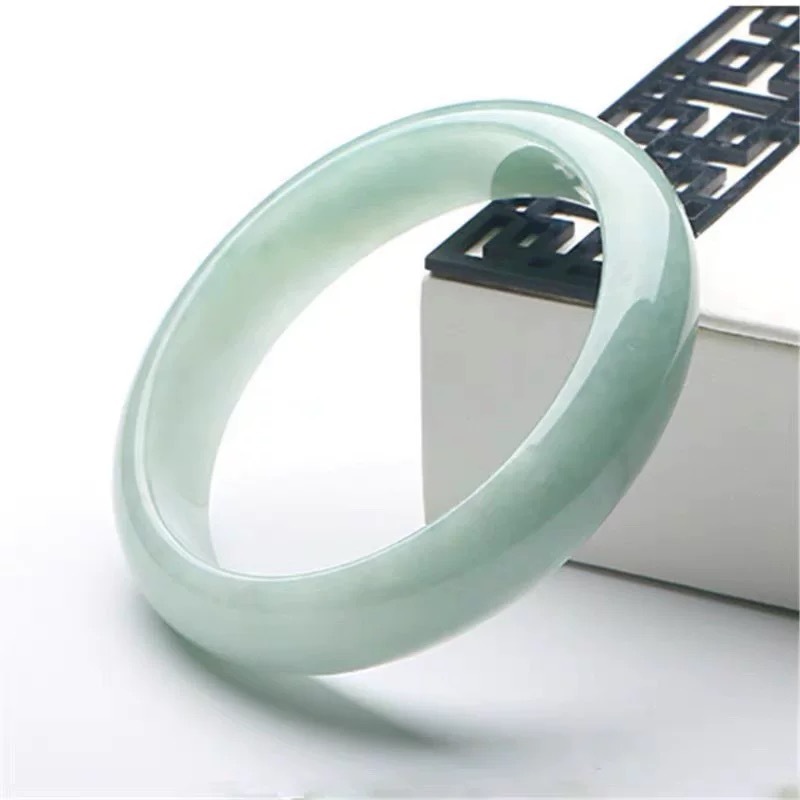 Pulsera de jade verde brillant - Lighting reseña y precio