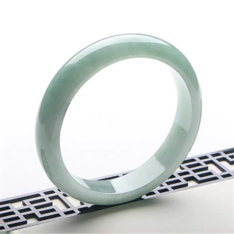Pulsera de jade verde brillant - Lighting reseña y precio