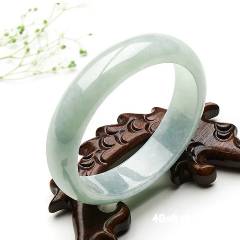 Pulsera, brazalete de jadeíta  - Lighting reseña y precio